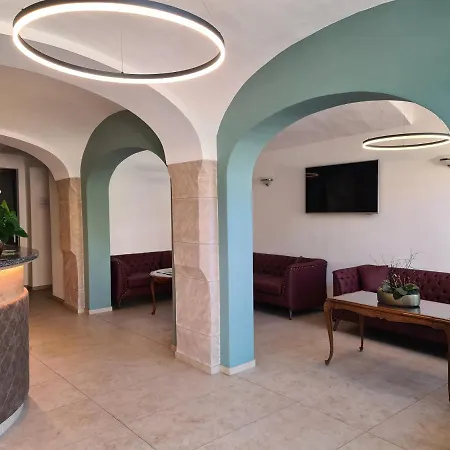 Wittelsbacher Hof Weissenburg Hotel *